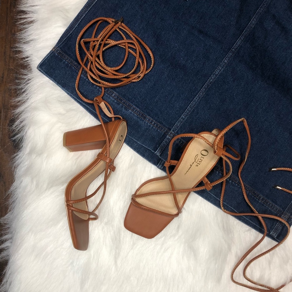 Lace up brown/tan block heels!! Just in time for spring break ☀️😍 - Picture 3 of 12